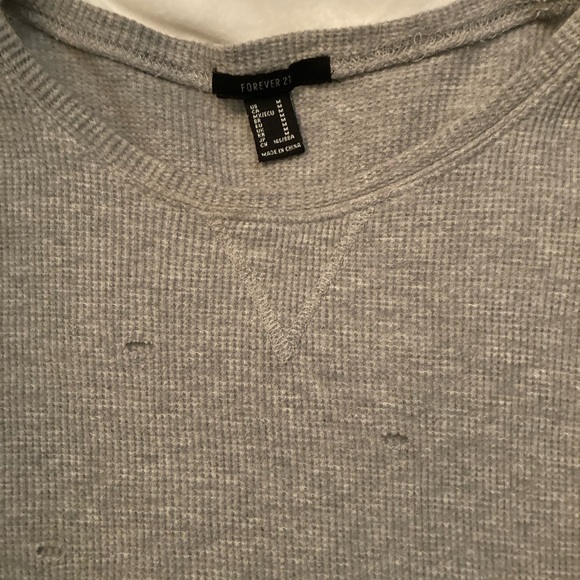 Forever 21 Distressed Gray Crop Long Sleeve Top - Picture 3 of 4